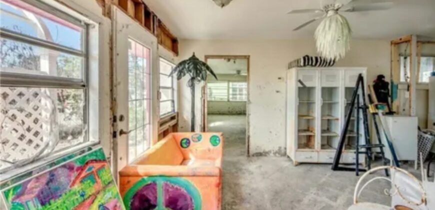 Gutted Waterfront Rehab – Comps up to $900k