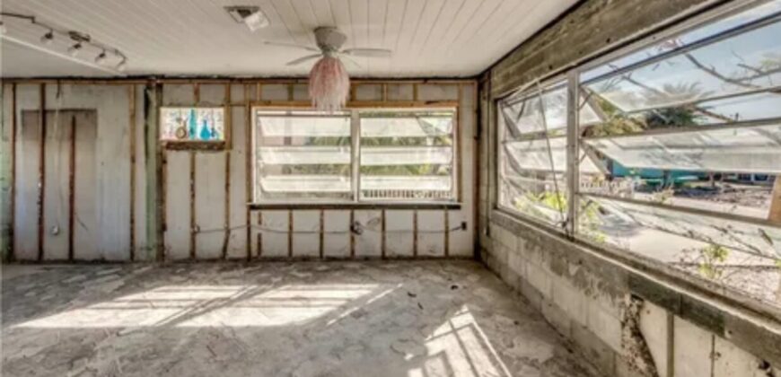 Gutted Waterfront Rehab – Comps up to $900k